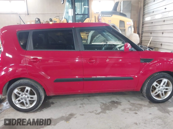 2011 Kia Soul + with VIN KNDJT2A23B7329051, listed as a IAAI auction lot 41963566 with 146,063 mi miles. Bid and sale history available at carsss.com. Image 13.