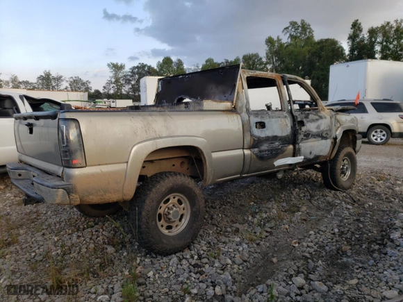 2003 Chevrolet Silverado 1500HD LS with VIN 1GCGK13UX3F142788, listed as a Copart auction lot 74943634 with 0 mi miles and Salvage Title. Bid and sale history available at carsss.com. Image 3.