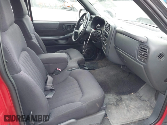 2003 Chevrolet S-10 LS with VIN 1GCCS19X838290264, listed as a IAAI auction lot 42140888 with 134,963 mi miles and . Bid and sale history available at DreamBid. Image 5.