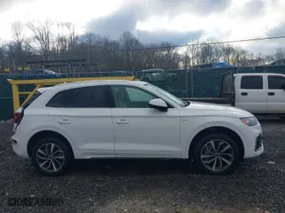 2024 Audi Q5 S line Premium with VIN WA1GAAFY4R2024229, listed as a IAAI auction lot 40549244 with 7,641 mi miles. Bid and sale history available at carsss.com. Image 13.
