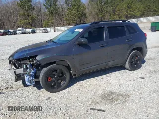 2017 Jeep Cherokee Altitude z VIN 1C4PJLAB1HW613587, wystawiony jako Copart lot #46792195 z przebiegiem 109 306 mil mil oraz Szkoda całkowita • Salvage title. Historia ofert i sprzedaży dostępna na DreamBid. Obrazek 1.