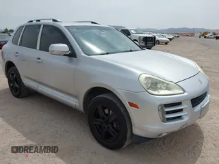 2008 Porsche Cayenne z VIN WP1AA29P88LA24861, wystawiony jako IAAI lot #42401028 z przebiegiem 209 529 mil mil oraz . Historia ofert i sprzedaży dostępna na DreamBid. Obrazek 1.