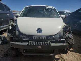 2008 Volkswagen New Beetle Coupe Triple White with VIN 3VWFW31C08M518926, listed as a Copart auction lot 49224855 with 122,160 mi miles and Salvage Title. Bid and sale history available at carsss.com. Image 5.