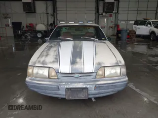 1989 Ford Mustang with VIN 1FABP40A3KF188992, listed as a IAAI auction lot 42076796 with 43,676 mi miles and . Bid and sale history available at DreamBid. Image 12.