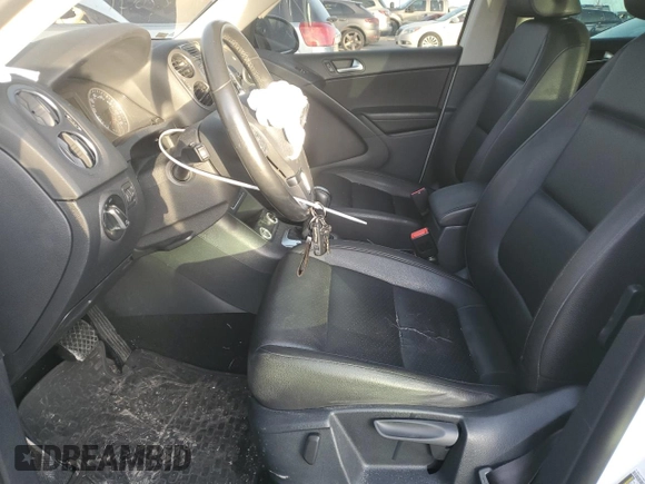 2014 Volkswagen Tiguan SEL с VIN WVGAV3AX2EW552280, выставлен на аукционе Copart как лот 85222224 с пробегом 109 761 миль миль и Списание • Salvage title. История ставок и продаж доступна на DreamBid. Изображение 7.