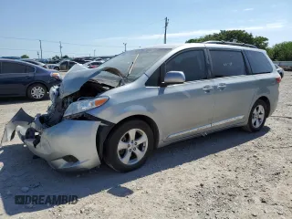 2015 Toyota Sienna LE AAS с VIN 5TDKK3DC9FS616343, выставлен на аукционе Copart как лот 56859275 с пробегом 88 103 миль миль и Списание • Salvage title. История ставок и продаж доступна на DreamBid. Изображение 1.