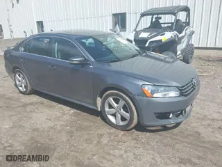 2013 Volkswagen Passat SE w/Sunroof with VIN 1VWBH7A39DC070066, listed as a IAAI auction lot 41956865 with 186,414 mi miles. Bid and sale history available at carsss.com. Image 1.
