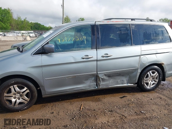 2007 Honda Odyssey EX-L z VIN 5FNRL38717B002725, wystawiony jako IAAI lot #42177209 z przebiegiem 226 706 mil mil oraz . Historia ofert i sprzedaży dostępna na DreamBid. Obrazek 6.