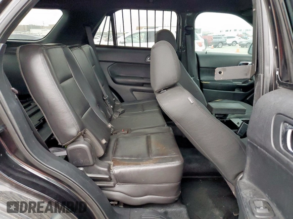 2016 Ford Police Interceptor Utility z VIN 1FM5K8AR5GGD16437, wystawiony jako Copart lot #55273485 z przebiegiem 134 199 mil mil oraz Czysty tytuł • Clean title. Historia ofert i sprzedaży dostępna na DreamBid. Obrazek 11.