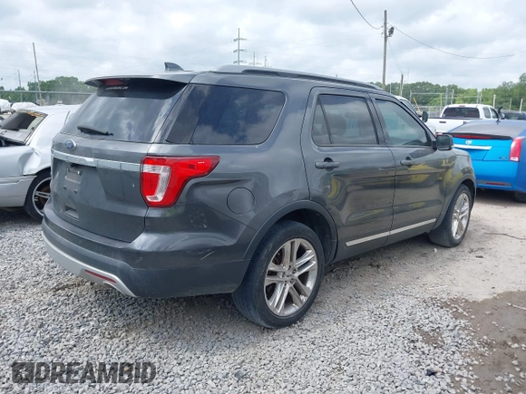2017 Ford Explorer XLT with VIN 1FM5K7D84HGA75050, listed as a IAAI auction lot 39277027 with 131,413 mi miles and . Bid and sale history available at carsss.com. Image 4.