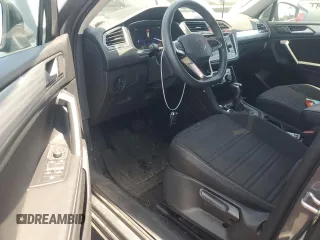 2022 Volkswagen Tiguan S with VIN 3VV1B7AX2NM047135, listed as a Copart auction lot 60137665 with 27,625 mi miles and Salvage title. Bid and sale history available at DreamBid. Image 8.