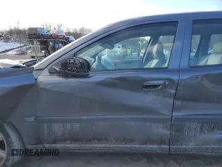 2004 Volvo V70 с VIN YV1SJ59H242410833, выставлен на аукционе Copart как лот 44961915 с пробегом Не указан миль и Списание • Salvage title. История ставок и продаж доступна на DreamBid. Изображение 7.