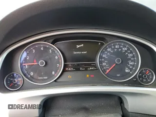 2016 Volkswagen Touareg Sport с VIN WVGEF9BP3GD011138, выставлен на аукционе Copart как лот 53557195 с пробегом 75 825 миль миль и Списание • Salvage title. История ставок и продаж доступна на DreamBid. Изображение 9.