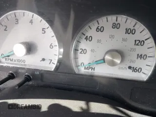 2003 Ford Thunderbird Deluxe z VIN 1FAHP60A33Y110451, wystawiony jako IAAI lot #42133863 z przebiegiem Nie podano mil oraz . Historia ofert i sprzedaży dostępna na DreamBid. Obrazek 16.