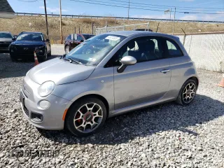 2015 FIAT 500 Sport z VIN 3C3CFFBR5FT648380, wystawiony jako Copart lot #49024585 z przebiegiem 121 943 mil mil oraz Szkoda całkowita • Salvage title. Historia ofert i sprzedaży dostępna na DreamBid. Obrazek 1.