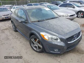 2013 Volvo C30 T5 with VIN YV1672MK1D2309946, listed as a IAAI auction lot 42059297 with 96,085 mi miles and . Bid and sale history available at DreamBid. Image 1.