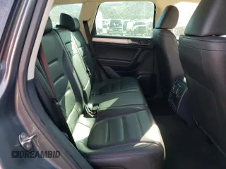 2016 Volkswagen Touareg Sport с VIN WVGEF9BP0GD012604, выставлен на аукционе Copart как лот 85132214 с пробегом 127 155 миль миль и Чистый • Clean title. История ставок и продаж доступна на DreamBid. Изображение 11.