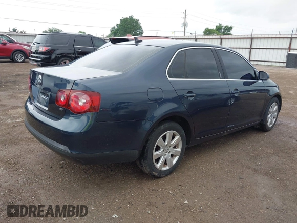 2008 Volkswagen Jetta SE with VIN 3VWRM71K48M123343, listed as a IAAI auction lot 42278272 with 206,469 mi miles and . Bid and sale history available at DreamBid. Image 4.