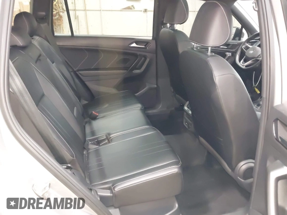 2022 Volkswagen Tiguan SE R-Line Black с VIN 3VV8B7AX8NM044884, выставлен на аукционе IAAI как лот 42331323 с пробегом 45 945 миль миль и . История ставок и продаж доступна на DreamBid. Изображение 8.