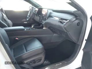 2024 Lexus RX 350 z VIN 2T2BAMBAXRC042418, wystawiony jako IAAI lot #41696464 z przebiegiem 5 666 mil mil oraz . Historia ofert i sprzedaży dostępna na DreamBid. Obrazek 5.