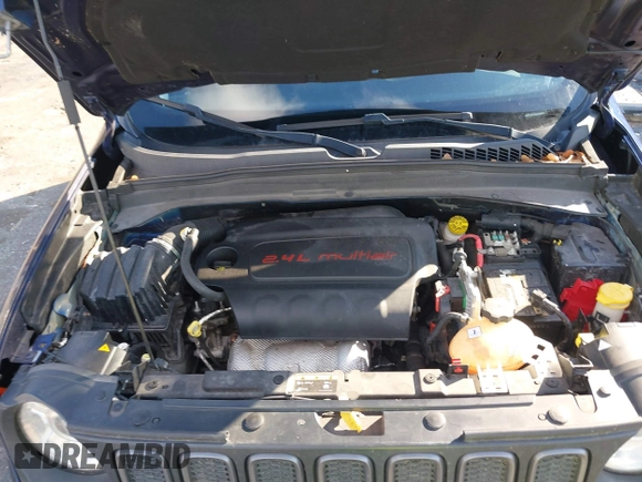 2018 Jeep Renegade Trailhawk with VIN ZACCJBCB8JPH88816, listed as a IAAI auction lot 41649502 with 94,282 mi miles. Bid and sale history available at carsss.com. Image 10.