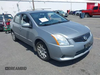 2012 Nissan Sentra 2.0 z VIN 3N1AB6AP7CL701061, wystawiony jako IAAI lot #42473539 z przebiegiem 142 495 mil mil oraz . Historia ofert i sprzedaży dostępna na DreamBid. Obrazek 1.
