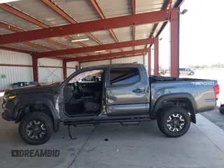 2017 Toyota Tacoma SR5 с VIN 3TMCZ5AN9HM062936, выставлен на аукционе IAAI как лот 42236311 с пробегом 60 479 миль миль и . История ставок и продаж доступна на DreamBid. Изображение 15.
