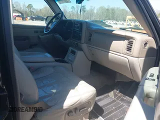 2002 Chevrolet Tahoe LT z VIN 1GNEC13Z42R245581, wystawiony jako IAAI lot #41810788 z przebiegiem 228 166 mil mil oraz . Historia ofert i sprzedaży dostępna na DreamBid. Obrazek 5.