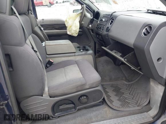 2004 Ford F-150 STX with VIN 1FTRX12W94NA00680, listed as a IAAI auction lot 41880972 with 1 mi miles. Bid and sale history available at carsss.com. Image 5.