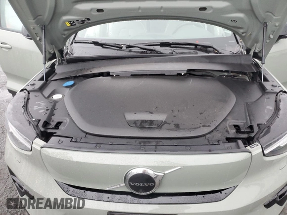 2023 Volvo XC40 Ultimate with VIN YV4ED3UM4P2082268, listed as a Copart auction lot 86438864 with 59,922 mi miles and Salvage title. Bid and sale history available at DreamBid. Image 14.