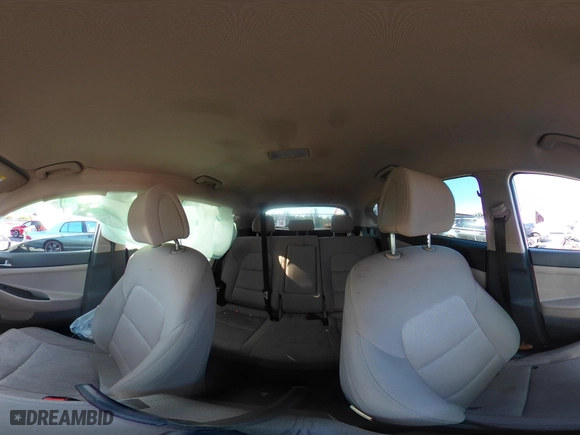2018 Hyundai Tucson SE with VIN KM8J23A42JU627533, listed as a IAAI auction lot 41880112 with 61,840 mi miles. Bid and sale history available at carsss.com. Image 19.