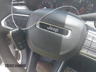 2024 Jeep Compass Latitude с VIN 3C4NJDBN3RT597390, выставлен на аукционе IAAI как лот 42499864 с пробегом 42 699 миль миль и . История ставок и продаж доступна на DreamBid. Изображение 11.