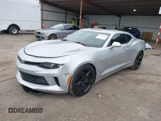 2017 Chevrolet Camaro 1LT z VIN 1G1FB1RXXH0142127, wystawiony jako IAAI lot #41731901 z przebiegiem 87 961 mil mil oraz . Historia ofert i sprzedaży dostępna na DreamBid. Obrazek 17.