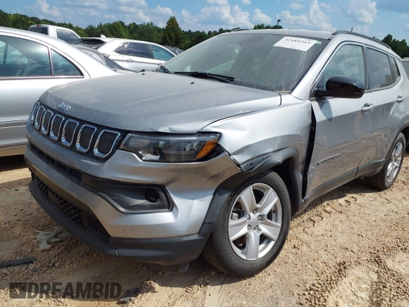 2022 Jeep Compass Latitude with VIN 3C4NJCBB7NT238456, listed as a IAAI auction lot 42489263 with 53,152 mi miles and . Bid and sale history available at DreamBid. Image 6.