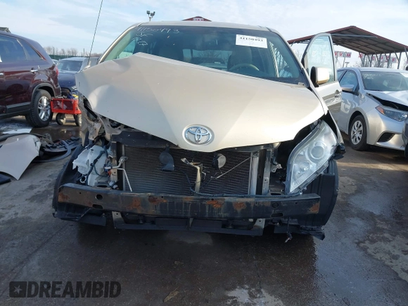 2014 Toyota Sienna Ltd with VIN 5TDDK3DC0ES091759, listed as a IAAI auction lot 41150493 with 155,165 mi miles. Bid and sale history available at carsss.com. Image 6.