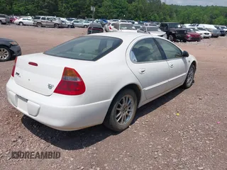 2002 Chrysler 300M M z VIN 2C3AE66G92H132139, wystawiony jako IAAI lot #42059478 z przebiegiem 104 556 mil mil oraz . Historia ofert i sprzedaży dostępna na DreamBid. Obrazek 4.
