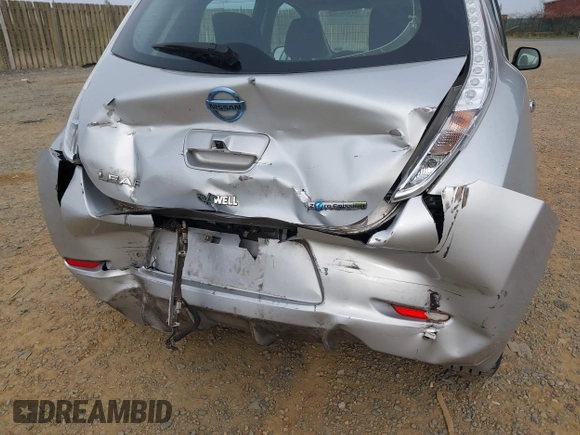 2016 Nissan LEAF S with VIN 1N4AZ0CP2GC301712, listed as a IAAI auction lot 41929753 with 67,265 mi miles. Bid and sale history available at carsss.com. Image 6.