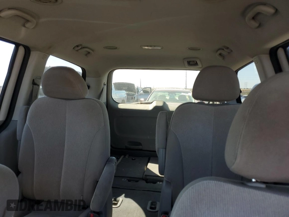 2012 Kia Sedona LX with VIN KNDMG4C71C6461660, listed as a Copart auction lot 70904534 with 163,548 mi miles and Clean Title. Bid and sale history available at carsss.com. Image 10.
