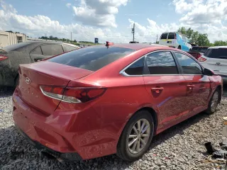 2018 Hyundai Sonata SE z VIN 5NPE24AF6JH611455, wystawiony jako Copart lot #55586265 z przebiegiem 122 448 mil mil oraz Szkoda całkowita • Salvage title. Historia ofert i sprzedaży dostępna na DreamBid. Obrazek 3.