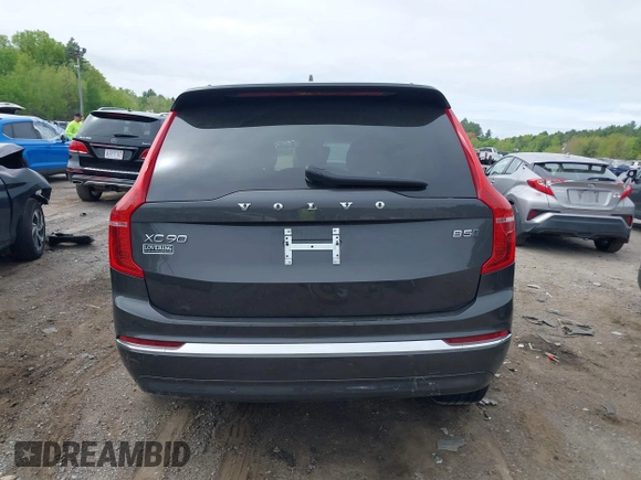 2024 Volvo XC90 Plus Bright Theme z VIN YV4L12PE1R1234921, wystawiony jako IAAI lot #42255873 z przebiegiem 22 994 mil mil oraz . Historia ofert i sprzedaży dostępna na DreamBid. Obrazek 17.