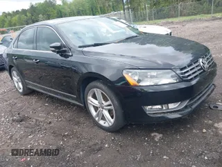 2014 Volkswagen Passat TDI SEL Premium with VIN 1VWCN7A3XEC004124, listed as a IAAI auction lot 42002166 with 192,317 mi miles. Bid and sale history available at carsss.com. Image 1.