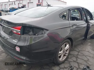 2018 Ford Fusion SE with VIN 3FA6P0HD8JR268055, listed as a IAAI auction lot 42151813 with 83,306 mi miles and . Bid and sale history available at carsss.com. Image 22.