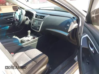2017 Nissan Altima SV with VIN 1N4AL3AP1HC133200, listed as a IAAI auction lot 41996708 with 80,196 mi miles and . Bid and sale history available at carsss.com. Image 5.