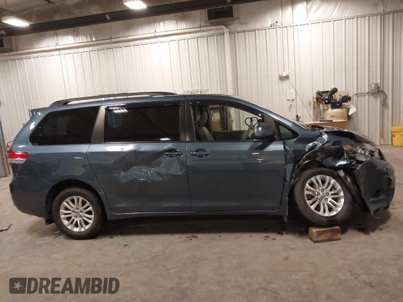 2014 Toyota Sienna XLE с VIN 5TDYK3DC5ES423745, выставлен на аукционе IAAI как лот 42455273 с пробегом 103 063 миль миль и . История ставок и продаж доступна на DreamBid. Изображение 14.