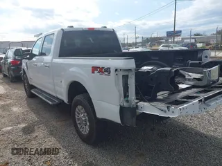 2021 Ford Super Duty F-250 SRW XL with VIN 1FT7W2BT9MEC80591, listed as a IAAI auction lot 41477749 with 32,034 mi miles. Bid and sale history available at carsss.com. Image 3.