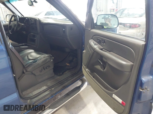 2004 Chevrolet Avalanche z VIN 3GNEK12TX4G183722, wystawiony jako IAAI lot #42376758 z przebiegiem 334 800 mil mil oraz . Historia ofert i sprzedaży dostępna na DreamBid. Obrazek 5.