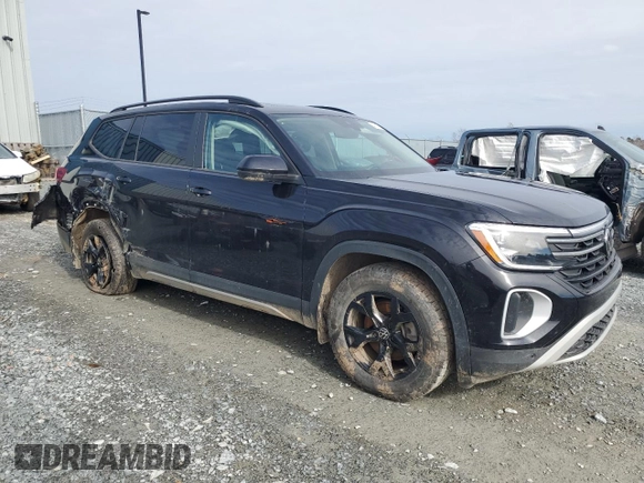 2024 Volkswagen Atlas Peak Edition SE z VIN 1V2CR2CA5RC599779, wystawiony jako Copart lot #49791115 z przebiegiem 25 580 mil mil oraz Szkoda całkowita • Salvage title. Historia ofert i sprzedaży dostępna na DreamBid. Obrazek 4.