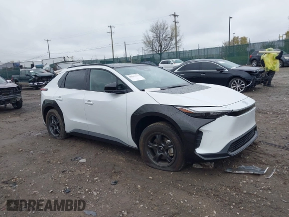 2024 Toyota bZ4X XLE z VIN JTMABACA6RA079545, wystawiony jako IAAI lot #42013641 z przebiegiem 1 550 mil mil oraz . Historia ofert i sprzedaży dostępna na DreamBid. Obrazek 1.