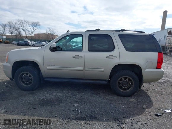 2013 GMC Yukon SLT with VIN 1GKS2CE03DR132642, listed as a IAAI auction lot 41736858 with 1 mi miles. Bid and sale history available at carsss.com. Image 13.