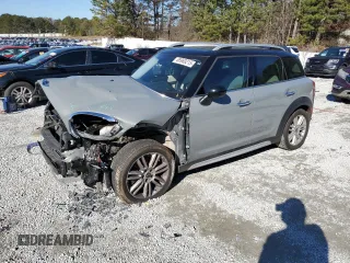 2018 MINI Countryman Cooper S with VIN WMZYT3C3XJ3E00040, listed as a Copart auction lot 88969215 with 96,201 mi miles and Salvage Title. Bid and sale history available at carsss.com. Image 1.